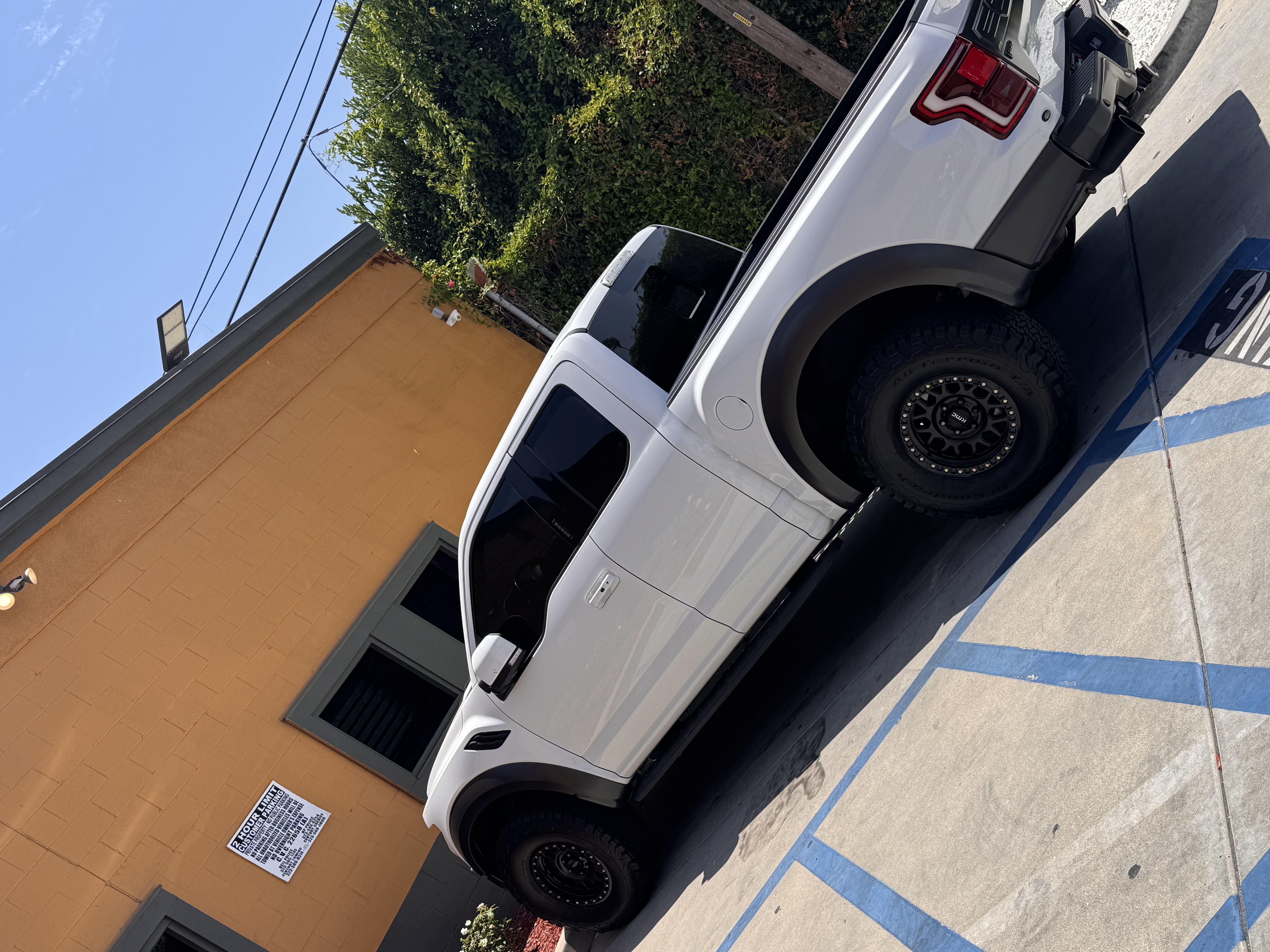 Used 2018 Ford F150 Raptor w/ Equipment Group 802A Luxury AWD/4WD image 9