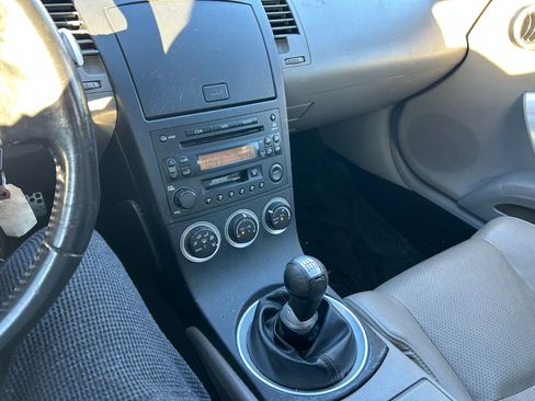 Used 2004 Nissan 350Z Touring image 7