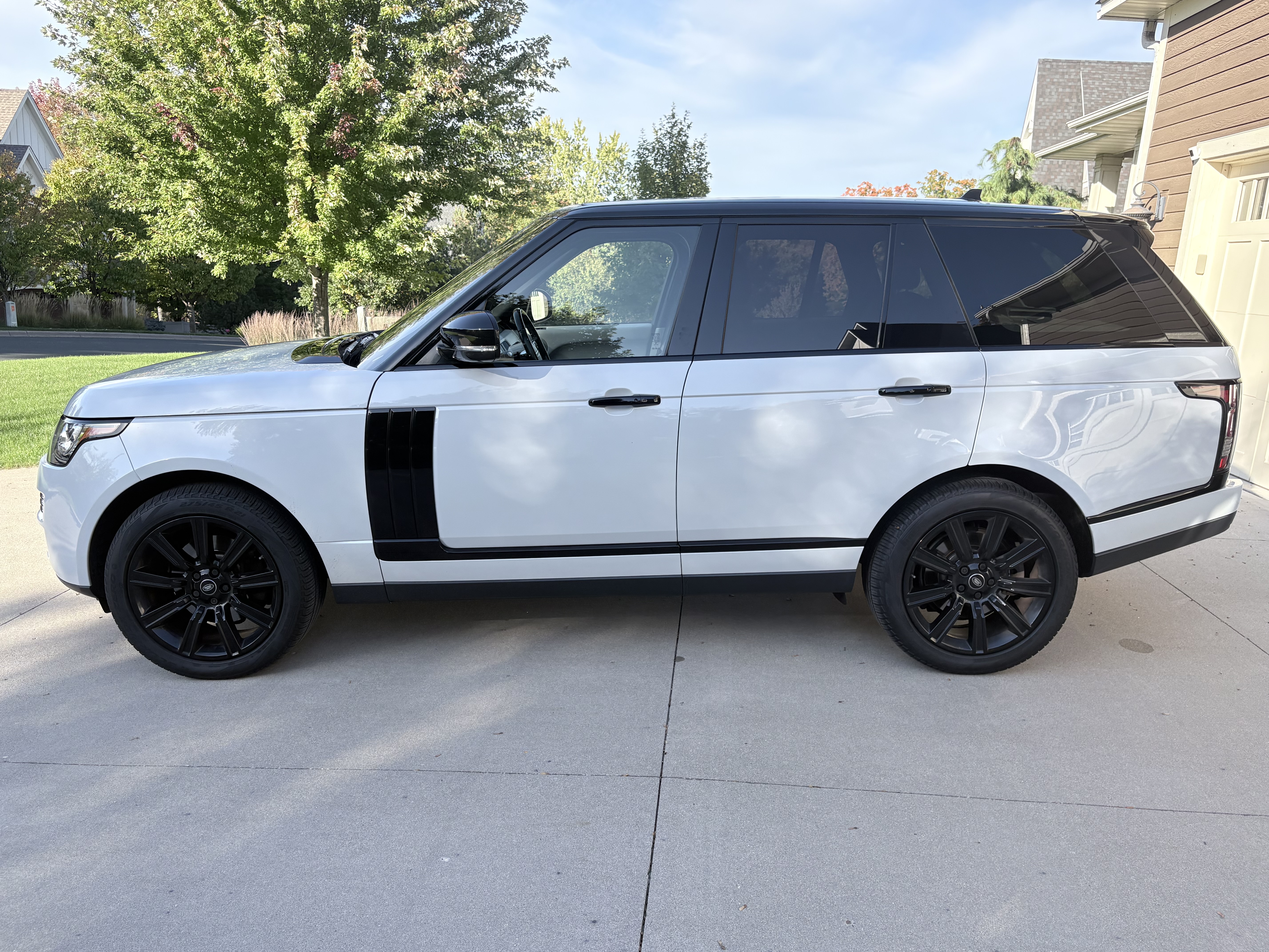 Used 2016 Land Rover Range Rover HSE AWD/4WD image 2