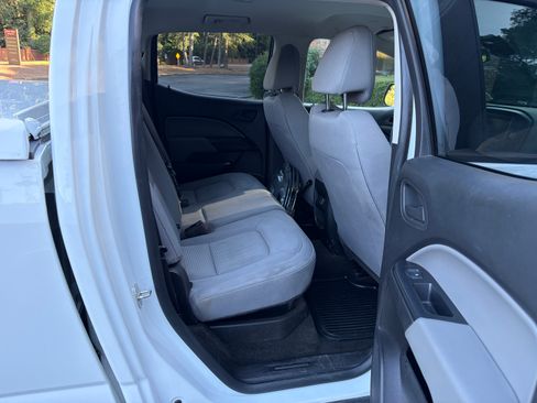 Used 2018 Chevrolet Colorado W/T w/ WT Convenience Package AWD/4WD image 9