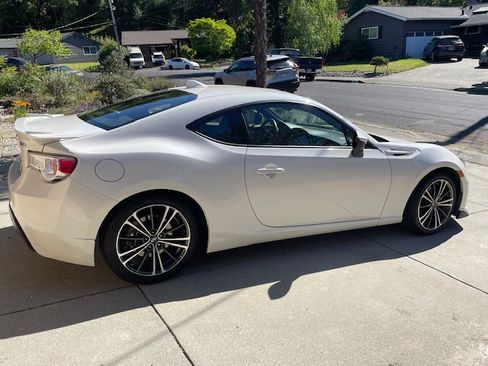Used 2015 Subaru BRZ Limited RWD image 4
