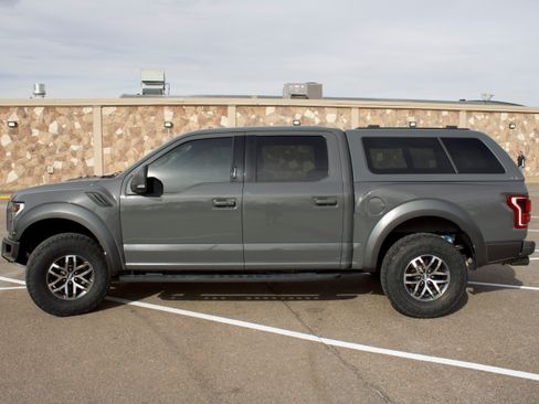 Used 2018 Ford F150 Raptor w/ Equipment Group 802A Luxury image 4