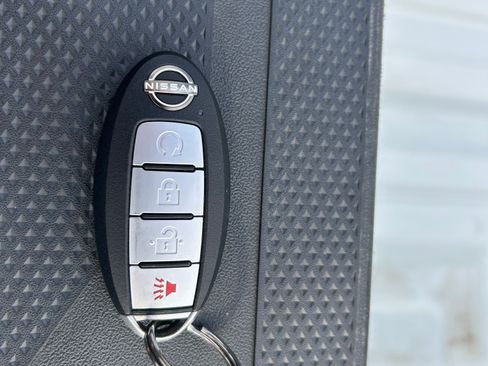 Used 2023 Nissan Frontier SV image 27