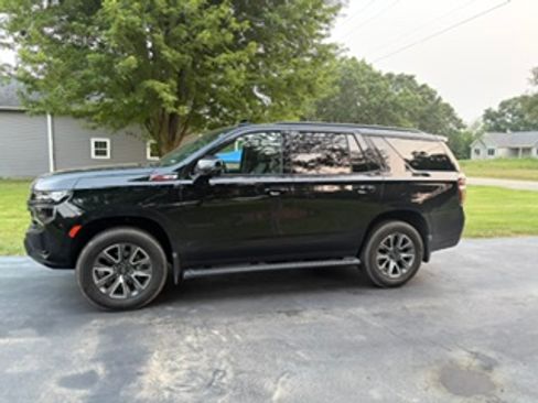 Used 2021 Chevrolet Tahoe Z71 w/ Z71 Signature Package AWD/4WD image 4
