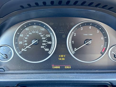 Used 2011 BMW 535i xDrive Sedan image 11