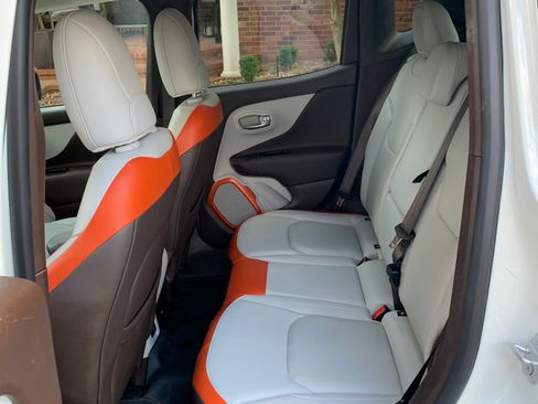 Used 2017 Jeep Renegade Limited AWD/4WD image 17