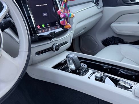 Used 2023 Volvo XC60 B5 Plus w/ Climate Package image 2