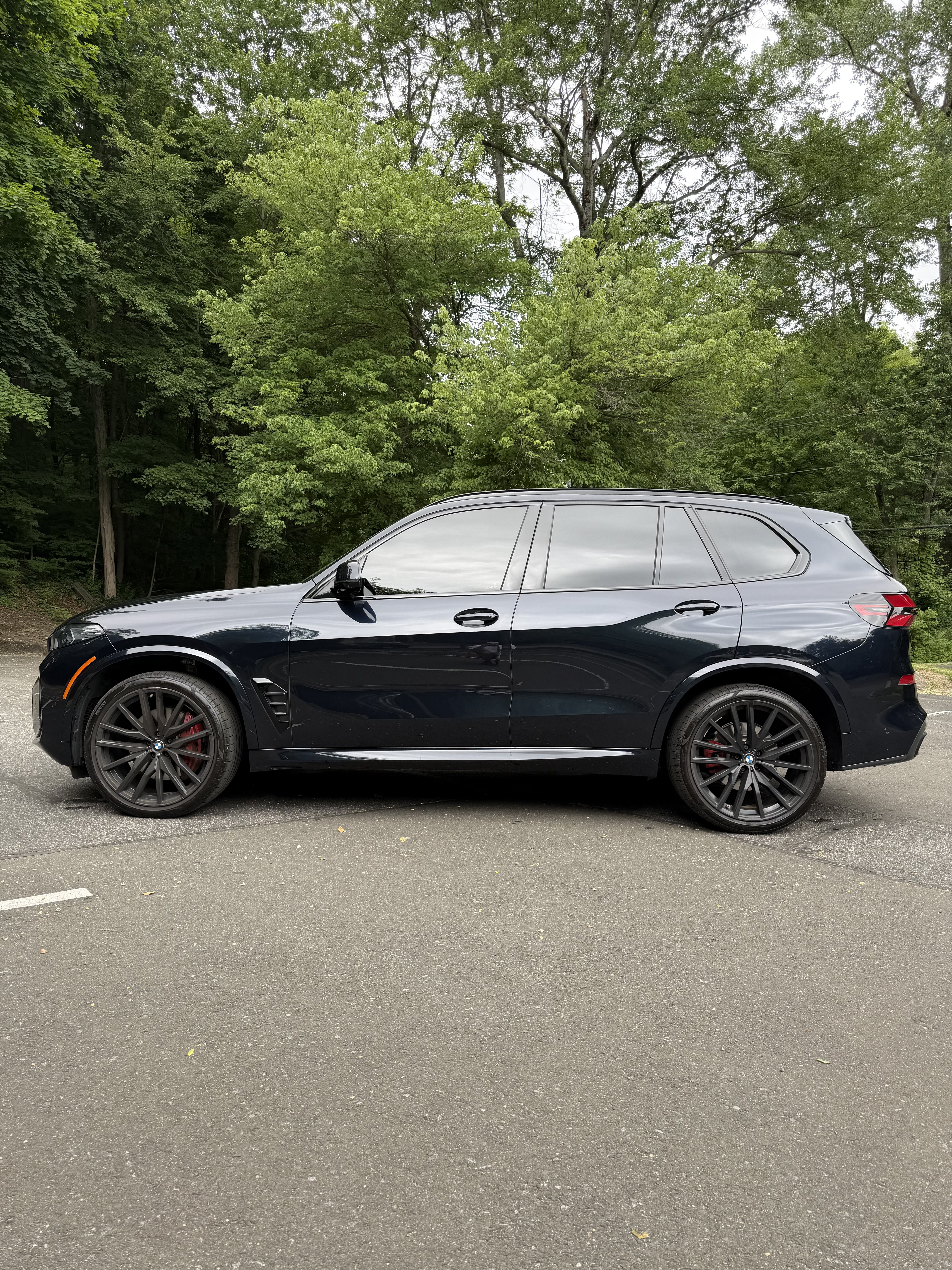Used 2024 BMW X5 xDrive40i w/ M Sport Package AWD/4WD image 4