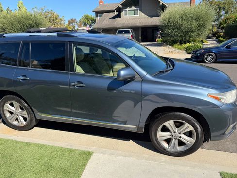 Used 2013 Toyota Highlander Limited AWD/4WD image 4