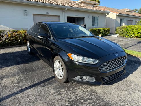Used 2016 Ford Fusion SE w/ Equipment Group 202A image 8