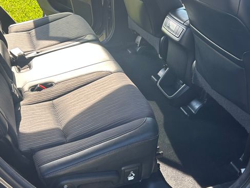 Used 2014 Toyota Highlander Plus FWD image 6