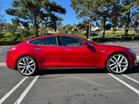 Used 2013 Tesla Model S Performance image 5