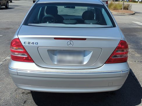 Used 2004 Mercedes-Benz C 240 C 240 Sedan 4D image 8