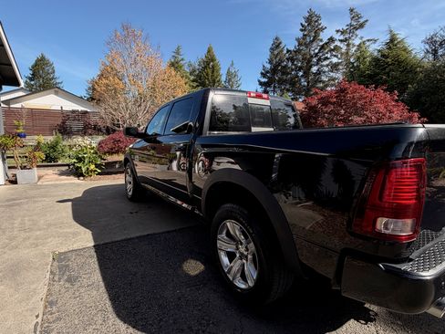 Used 2015 RAM 1500 Sport w/ Sport Premium Group image 6