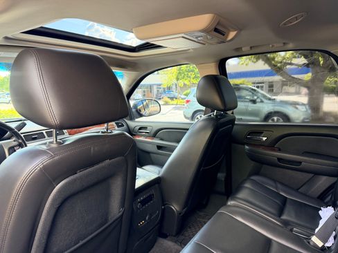 Used 2011 Chevrolet Tahoe LT AWD/4WD image 6