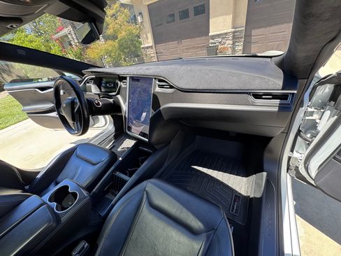 Used 2015 Tesla Model S 85D AWD/4WD image 15
