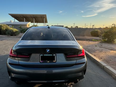 Used 2022 BMW 330i Sedan w/ M Sport Package image 11