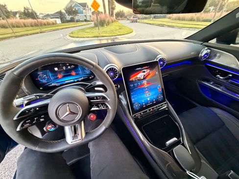 Used 2024 Mercedes-Benz AMG GT 63 image 19