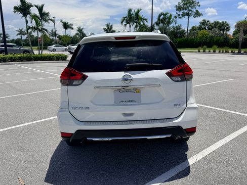 Used 2017 Nissan Rogue SV w/ SV Premium Package FWD image 8