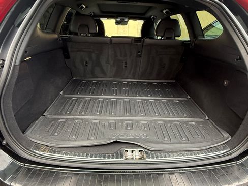 Used 2016 Volvo XC60 T6 R-Design Platinum w/ Climate Package image 8