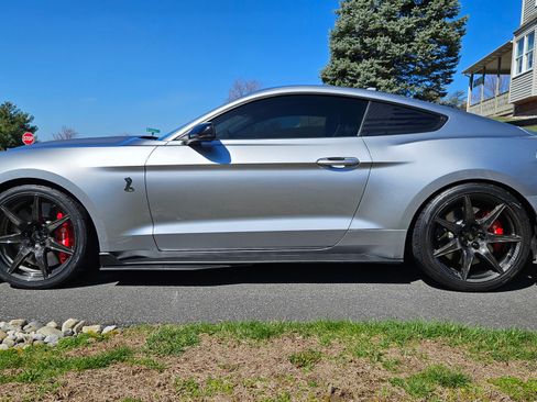 Used 2020 Ford Mustang Shelby GT500 w/ Carbon Fiber Track Pack image 1