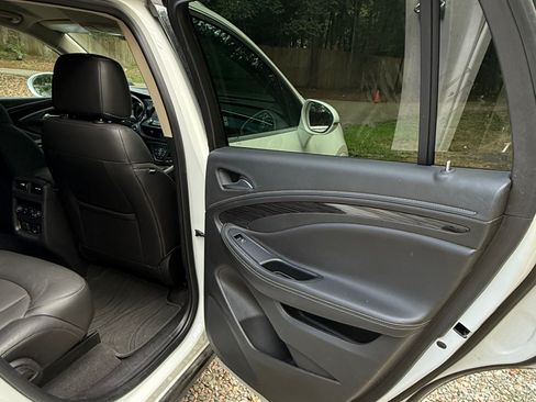 Used 2017 Buick Envision Essence FWD image 11