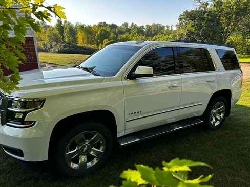 Used 2018 Chevrolet Tahoe LT w/ LT Signature Package image 14