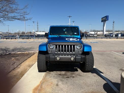 Used 2014 Jeep Wrangler Unlimited Sport image 4