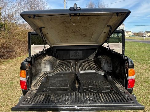 Used 2004 Toyota Tacoma Pickup 2D 6 ft image 6