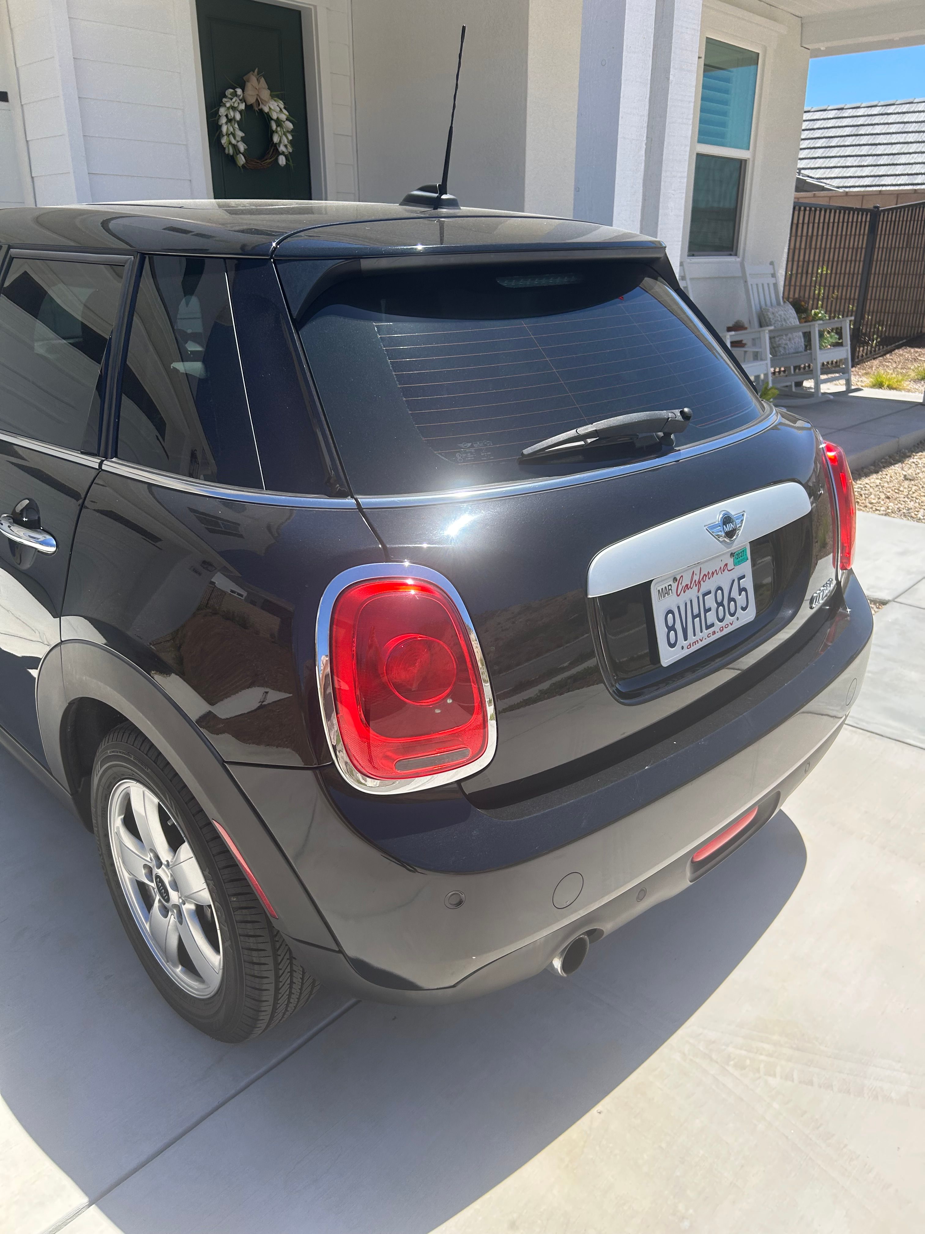Used 2015 MINI Cooper 4-Door Hardtop FWD image 1