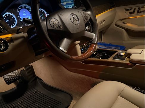 Used 2011 Mercedes-Benz E 350 E 350 4MATIC Sedan 4D image 6