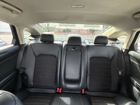 Used 2018 Ford Fusion SE w/ Equipment Group 201A image 9