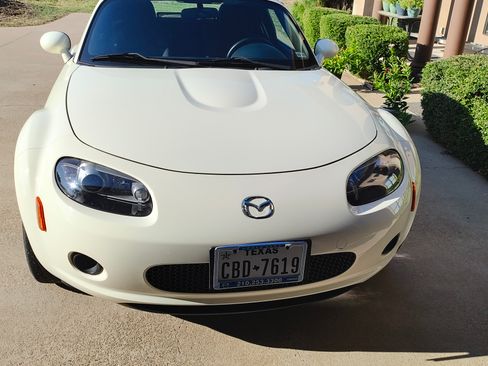 Used 2008 MAZDA MX-5 Miata Sport RWD image 13