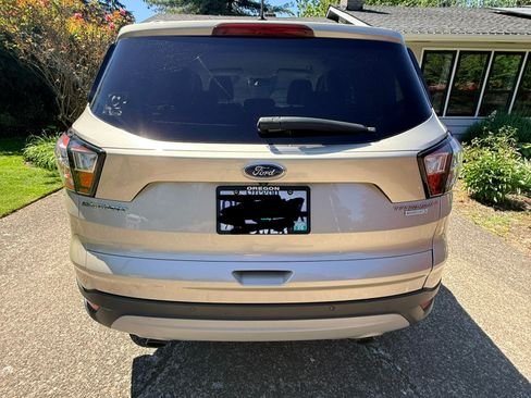 Used 2017 Ford Escape Titanium FWD image 11