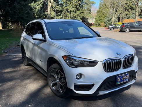 Used 2018 BMW X1 xDrive28i image 6