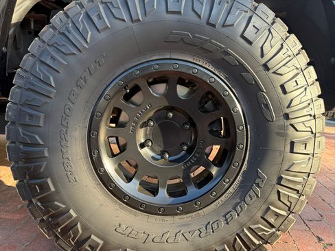 Used 2022 Ford F150 Raptor w/ Raptor 37 Performance Package AWD/4WD image 6