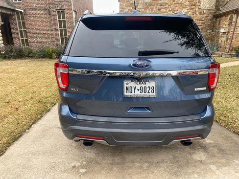 Used 2019 Ford Explorer XLT w/ Equipment Group 201A image 8