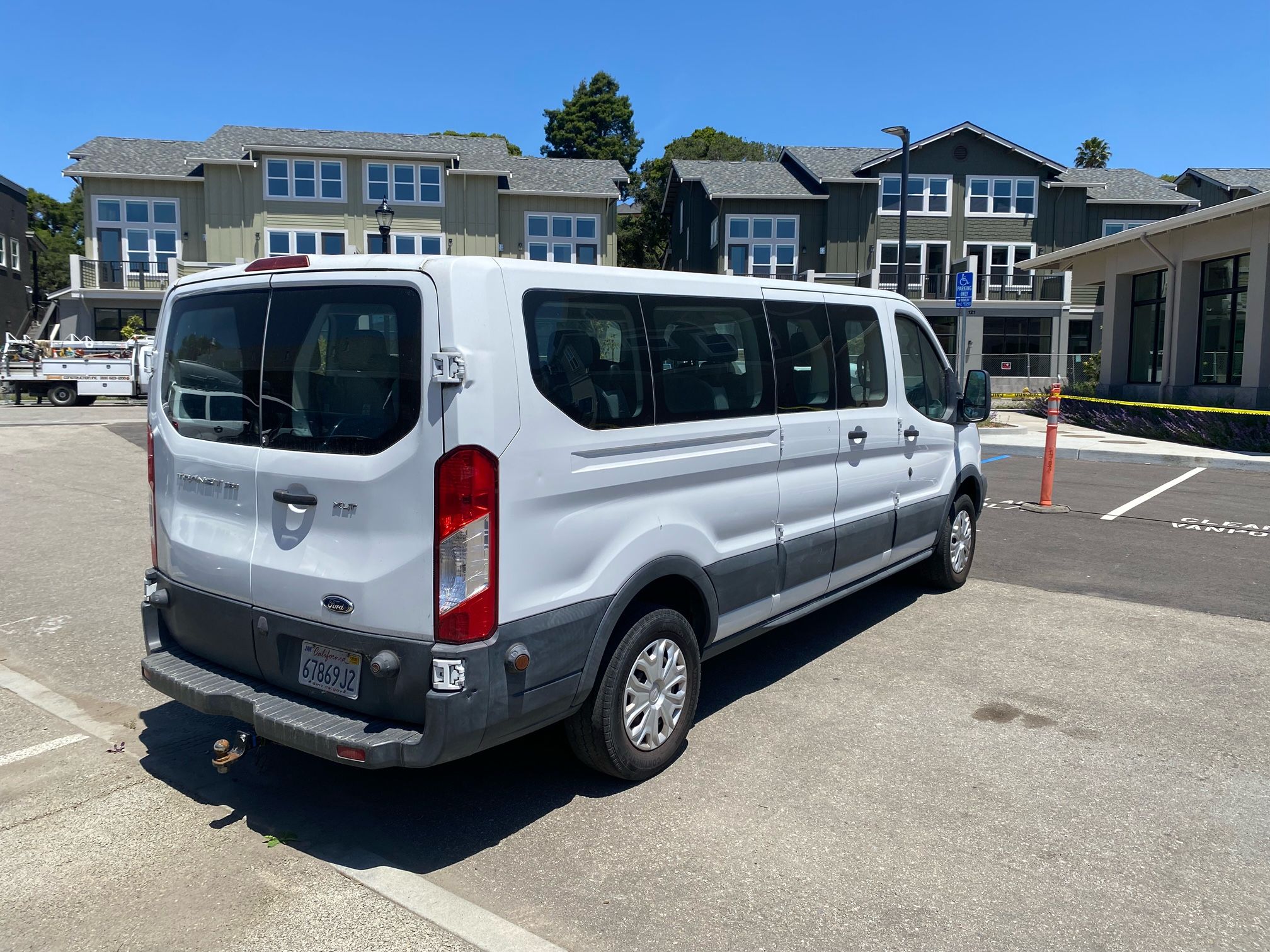 Used 2017 Ford Transit 350 XLT RWD image 2