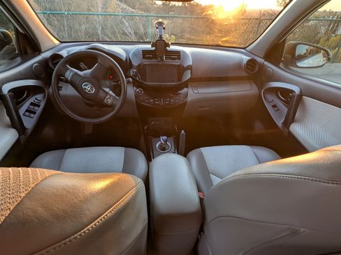 Used 2014 Toyota RAV4 EV image 20