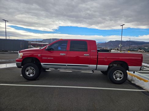 Used 2006 Dodge Ram 3500 Truck SLT w/ Light Group image 2