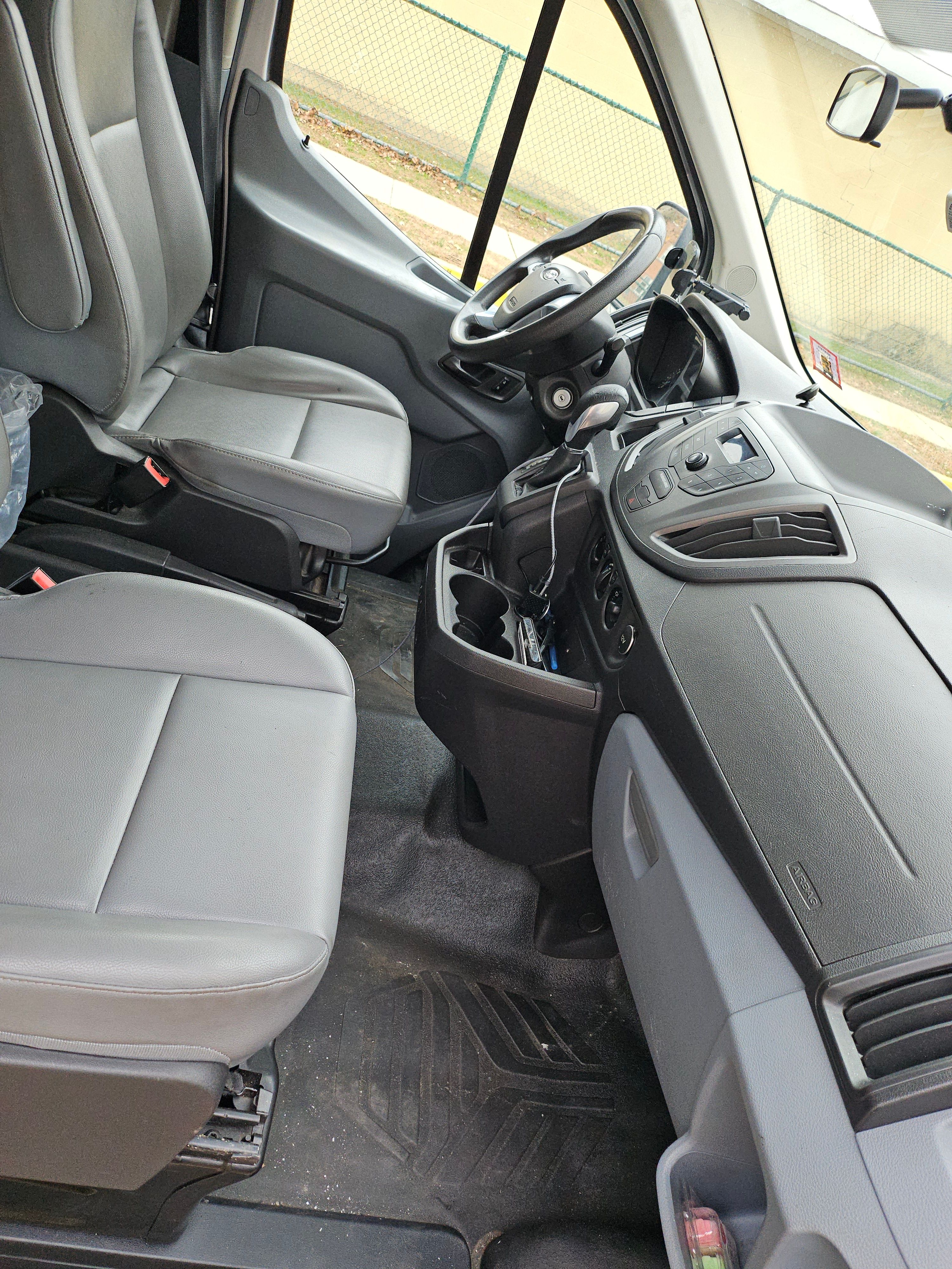 Used 2015 Ford Transit 150 130 Low Roof RWD image 4