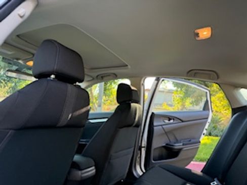 Used 2018 Honda Civic EX-T image 10