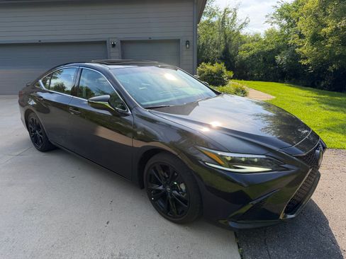 Used 2025 Lexus ES 300h F Sport w/ Accessory Package (Z2) FWD image 1