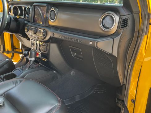 Used 2019 Jeep Wrangler Unlimited Rubicon AWD/4WD image 20