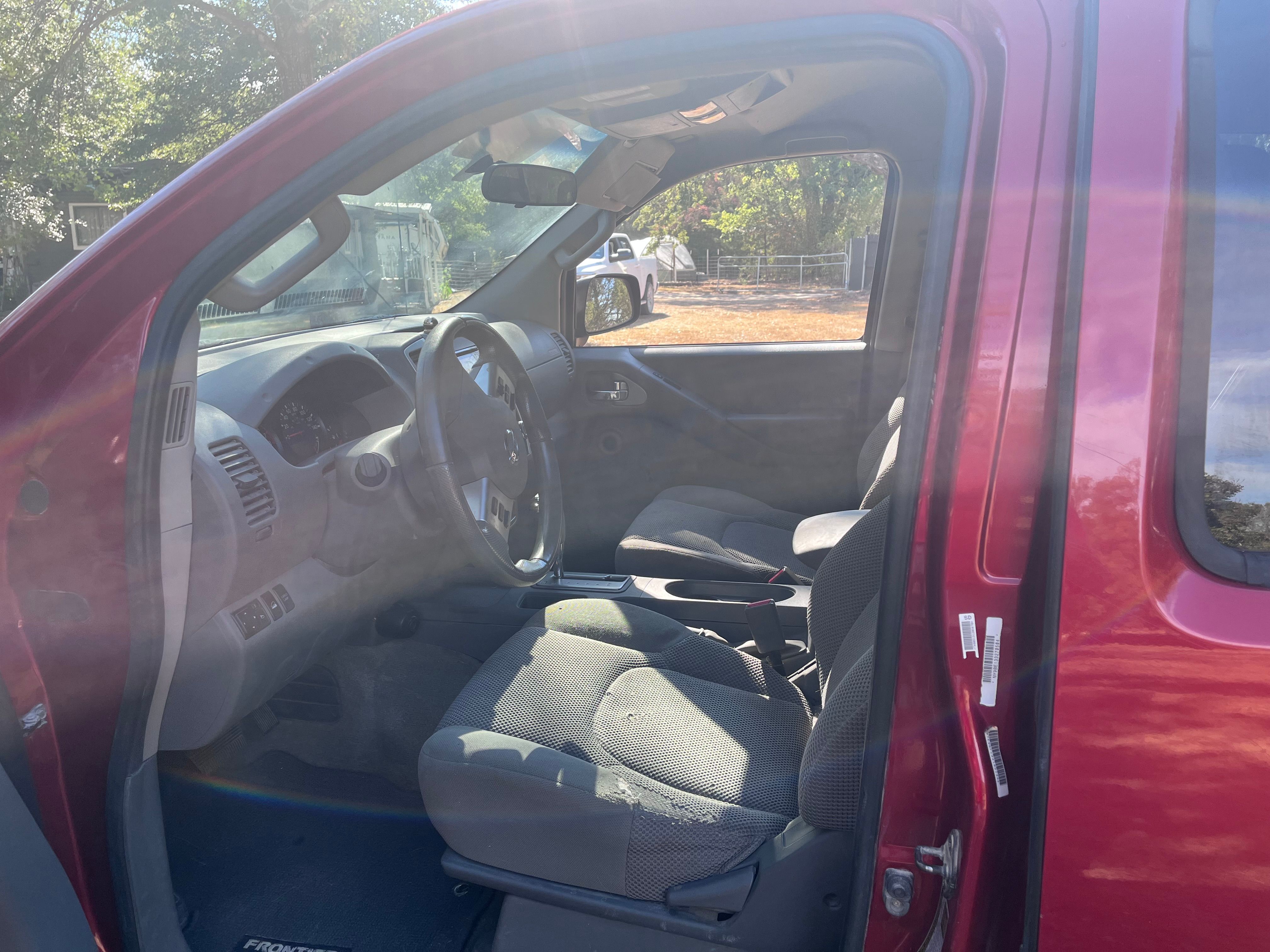 Used 2013 Nissan Frontier SV AWD/4WD image 6