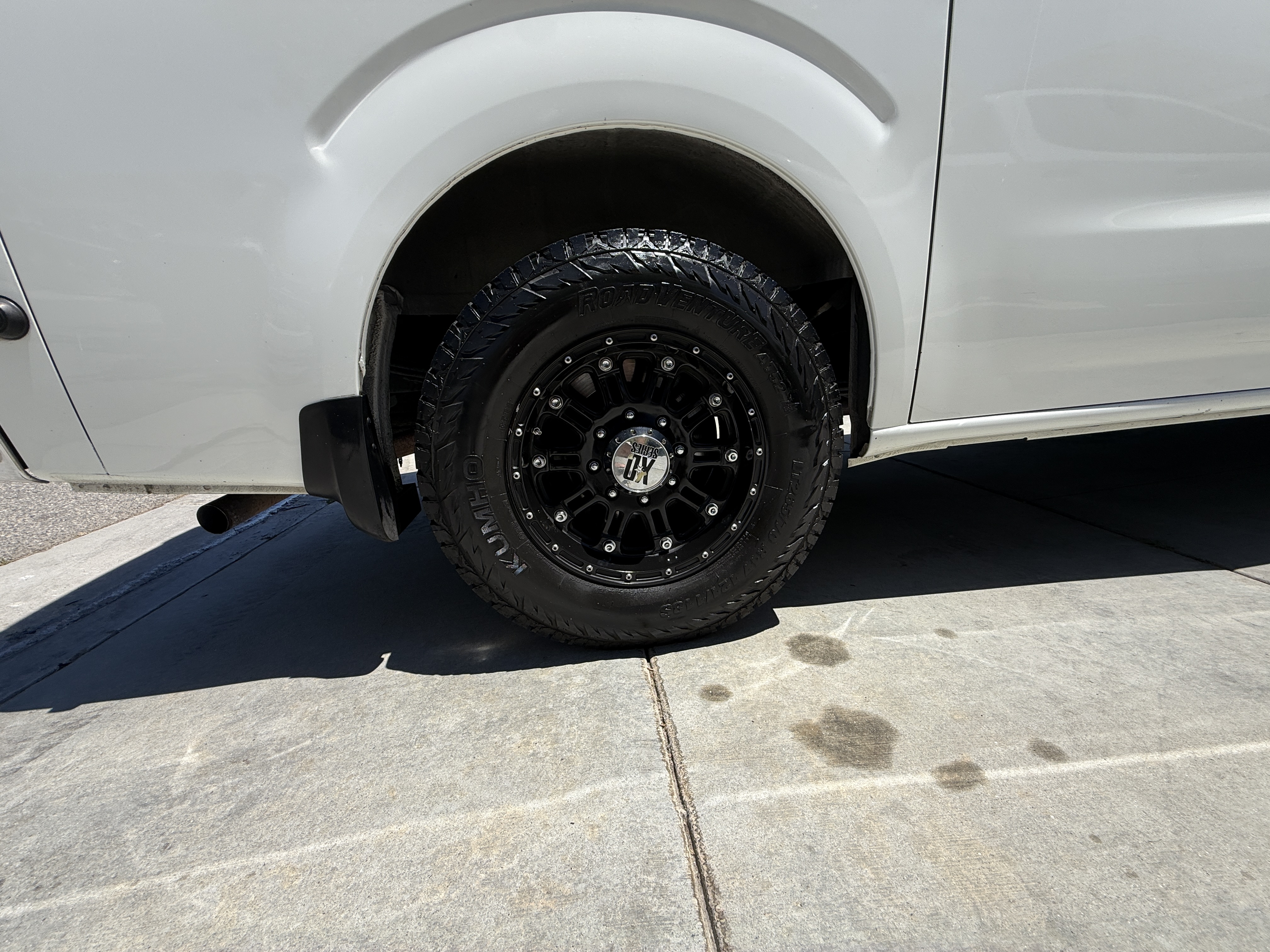 Used 2015 Nissan NV 3500 SL w/ Technology Package RWD image 9