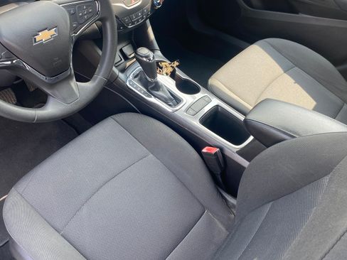 Used 2017 Chevrolet Cruze LT w/ Convenience Package image 11