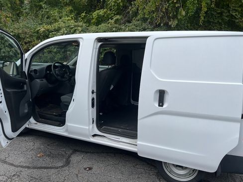 Used 2017 Nissan NV200 S w/ Cruise Control Package image 5