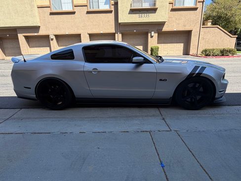 Used 2012 Ford Mustang GT RWD image 5