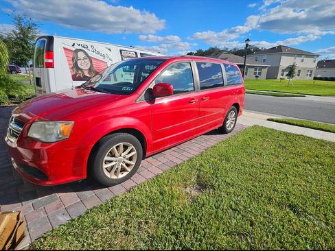 Used 2013 Dodge Grand Caravan SXT image 12